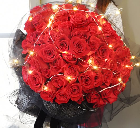 Large red roses round bouquet (29)